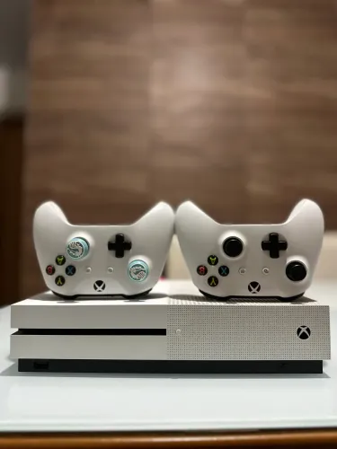 XBOX ONE S - 1TB