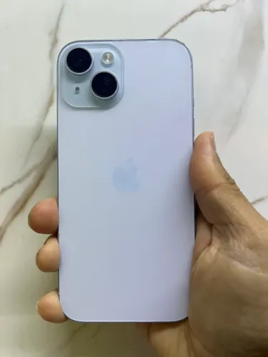 iPhone 15 128gigas bateria 87%