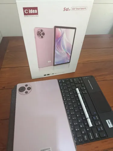 Tablet Smart, acompanha teclado e caneta 
