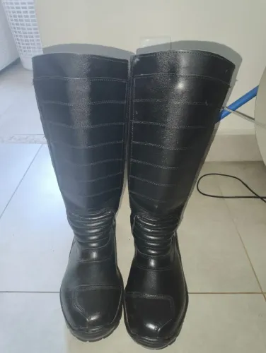 Bota coturno cano longo