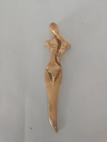Celina Lisboa - abridor de cartas ou peso de papel - bronze