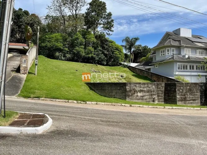 Terreno à Venda em Cacupé, Florianópolis - SC