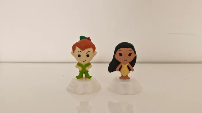 Miniaturas Mc Donalds Disney 100 anos Princesa Pocahontas e Peter Pan 
