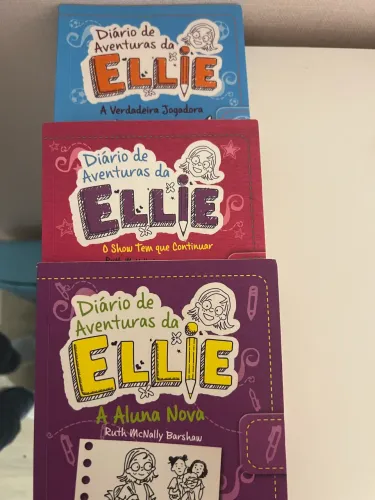 três unidades do livro diário de as aventuras da Ellie usado