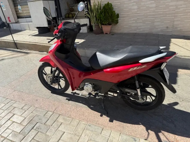 Moto unica dona 