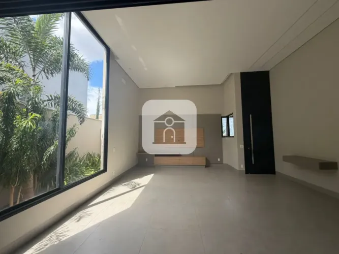 Casa em condomínio fechado para locação no bairro Nova Uberlândia