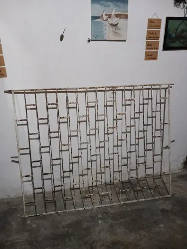 Vendo medidas 1 metro e 50 de largura. E um metro e 20 de altura
