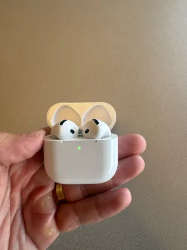 AirPods 4 na garantia Apple