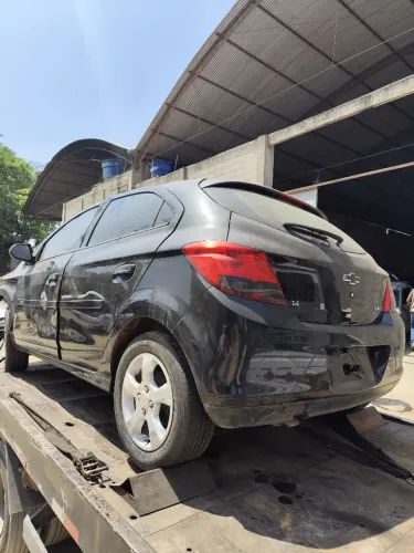 Onix LT 1.4 2014/2015 ( vendo peças )