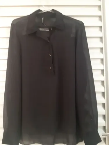 camisa preta transparência tam. P Areia e Mel
