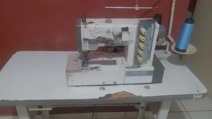 Máquina galoneira siruba f007e