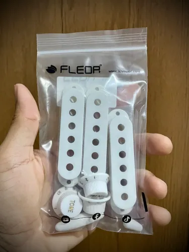 Kit Knobs/Covers/Ponteira Guitarra Stratocaster