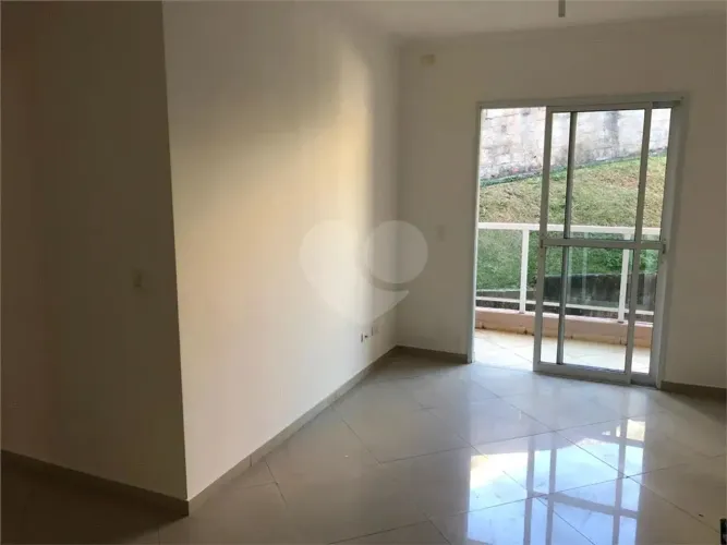 Apartamento para alugar com 3 quartos, sendo 1 suíte, no condomínio Portal Do Sol Renascer