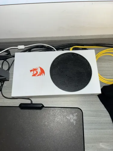 Vendo Xbox series S com 2 controles (aceito negociação)
