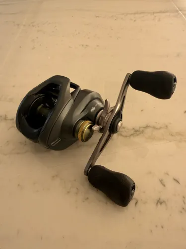Carretilha shimano curado 200XG