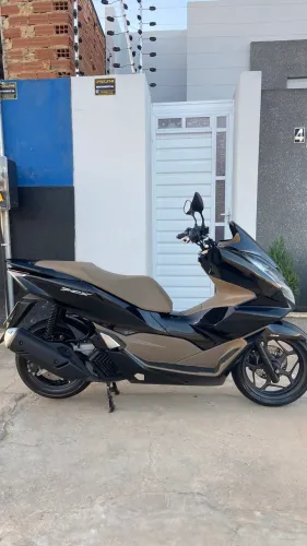 Vendo pcx apenas 2 meses que saiu da Honda
