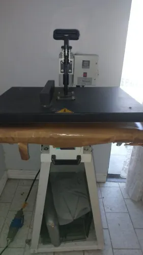 VENDE-SE PRENSA TÉRMICA 55X75