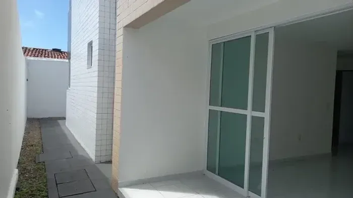 Apart. Bancários Térreo C/Área Externa em (U) C/185m² 3 Qtos, 2 Suítes, 02 Vagas