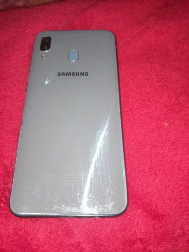 Vendo um celular