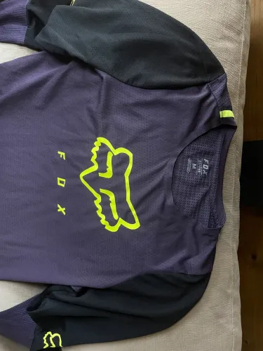 Camisetas M/L FOX e SPECIALIZED