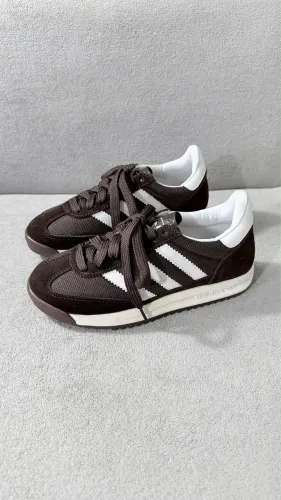 Tênis Adidas SL 72 em Couro Café
