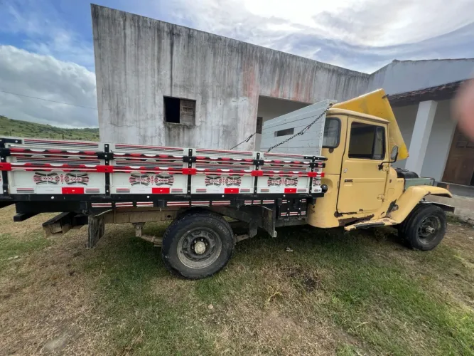 Toyota Bandeirante Picape 2P CD Chassi Longo Diesel