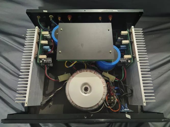 Amplificador B&K 2x200w audiófilo não Denon Rotel Marantz 