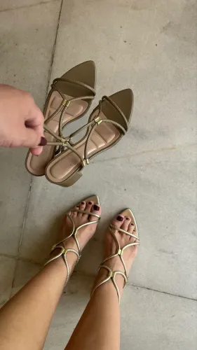 Sandália salto bloco