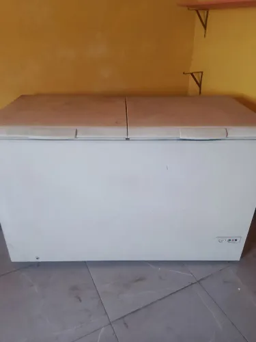 Estou vendendo congelador no precinho pra sair logo, congelador de 2 portas funcionando