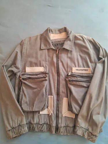 Jaqueta masculina Transport destonada.