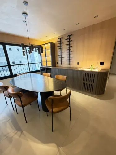 Apartamento para aluguel possui 89 metros quadrados com 3 quartos em Setor Bueno - Goiânia