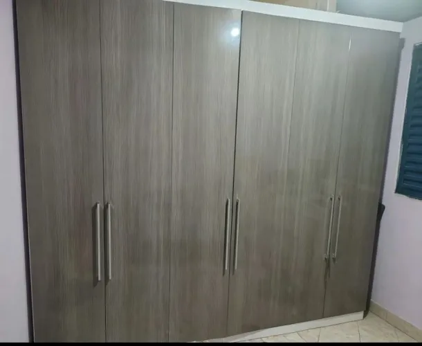 Guarda roupa 6 portas