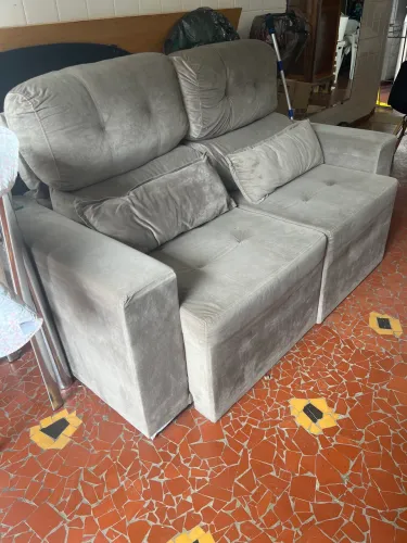 Sofá retrátil dois lugares 