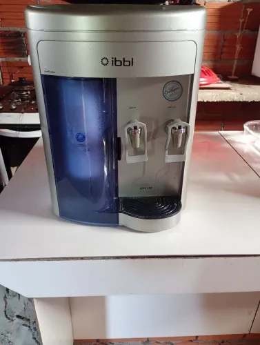 vendo esse bebedouro ibbl semi-novo no valor de 300