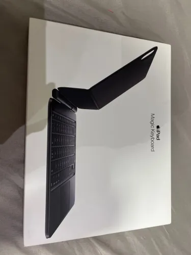 Magic Keyboard iPad Pro 11 ? M4