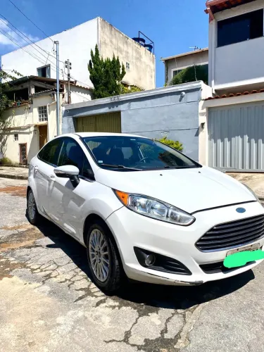 Ford Fiesta Sedan Titanium 1.6 16V Flex MEC 2014
