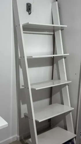 Estante de livros meia escada 