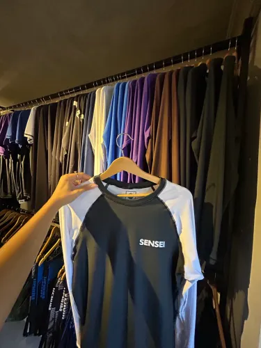 Rash guard na cor da faixa 