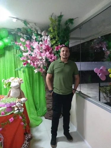 Trabalho vigia noturno ou cuidador