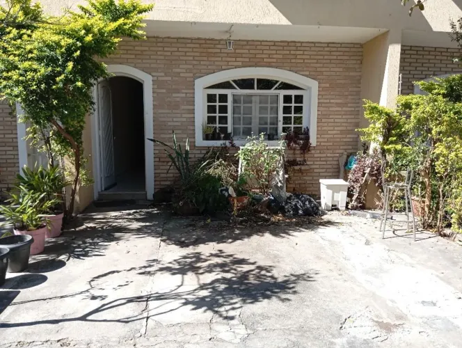 Sobrado com 3 dormitórios , sendo 1 suíte, para alugar, 119 m² por R$ 2.900/mês - Vila Ros