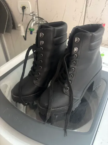 Bota de salto grosso Vizzano