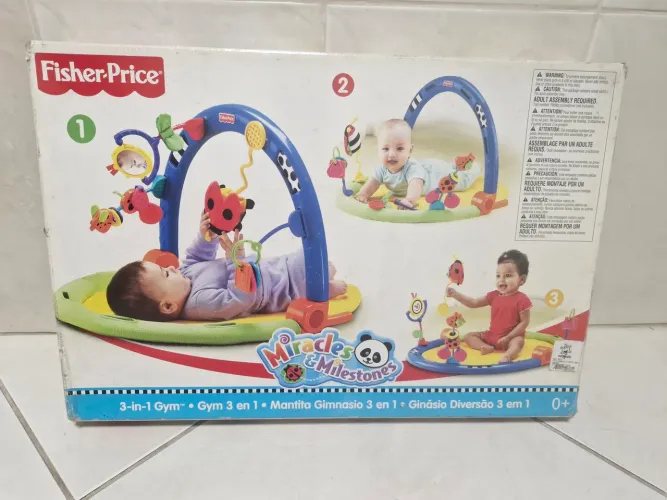 Tapete de atividades para bebês.
