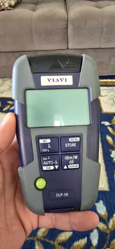 medidor de potência óptica da marca Viavi, modelo OLP-38. 