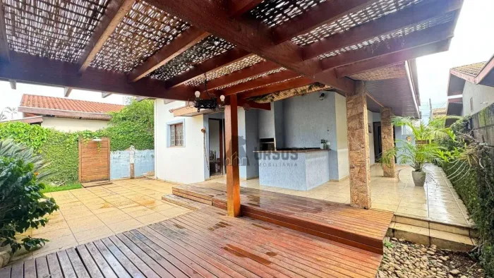 Casa à Venda em Condomínio Fechado em Taubaté | 177m², 4 Dormitórios e Excelente Custo-Ben