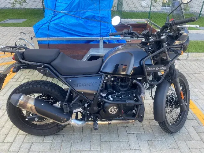 Royal Enfield himalayan 2024 preta