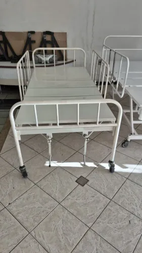 Cama Hospitalar com 2 manivelas