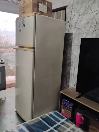Vende se uma geladeira frost free Brastemp