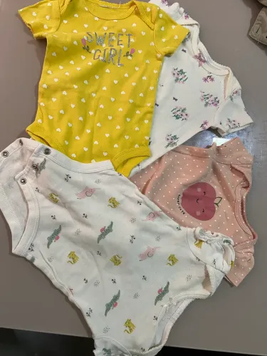 4 boddy infantil menina 0-3 meses semi novo 