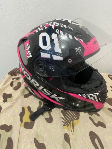 Vendo capacete original sem risco zero bala
