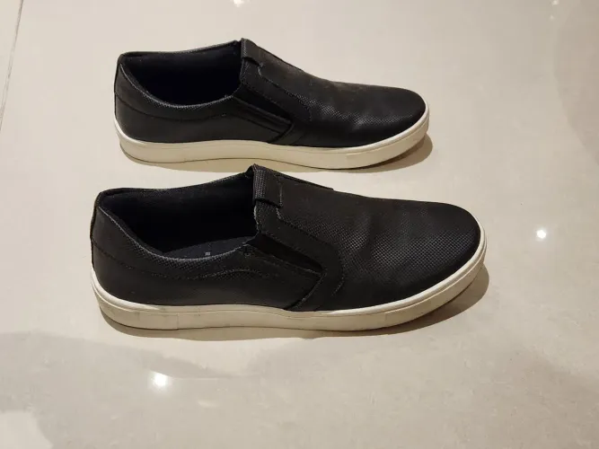 Tenis 100% novo